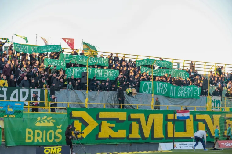 Ovo niste vidjeli na TV-u: Pogledajte &scaron;to je Boban radio u loži, viđen i poznati hrvatski trener