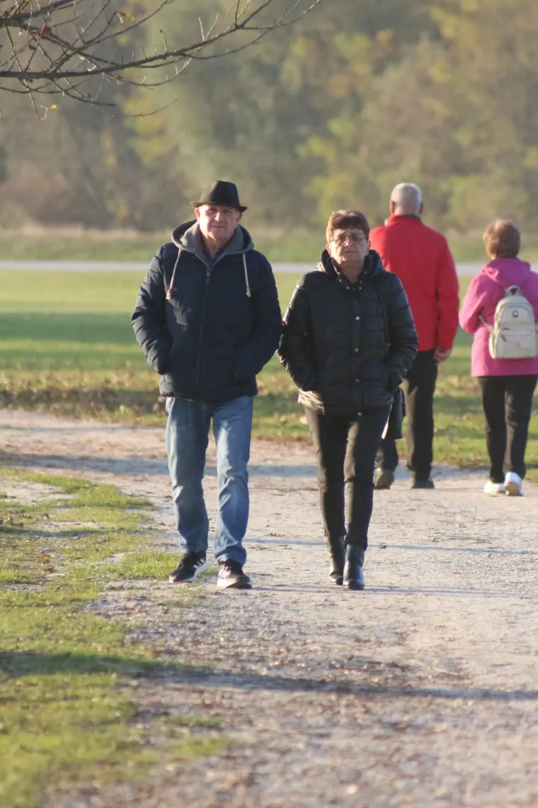 Zaljubljeni pogledi ovog romantičnog para svih su rastopili: Osmijesima nisu mogli sakriti sreću