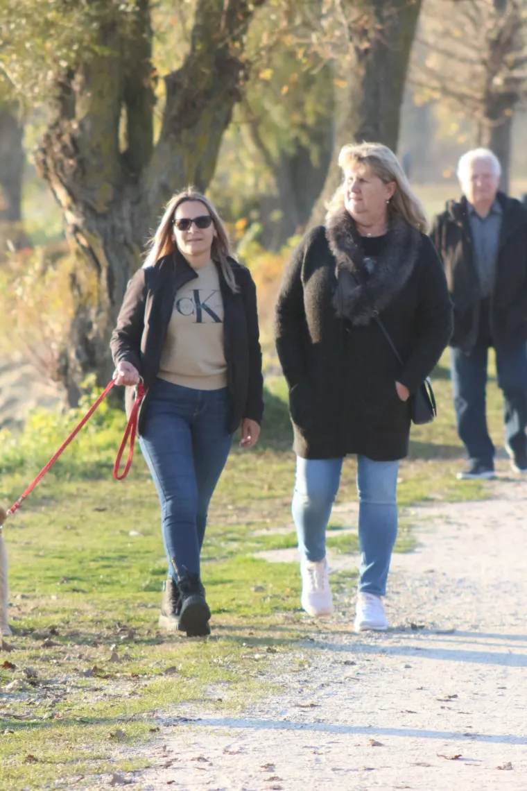 Zaljubljeni pogledi ovog romantičnog para svih su rastopili: Osmijesima nisu mogli sakriti sreću
