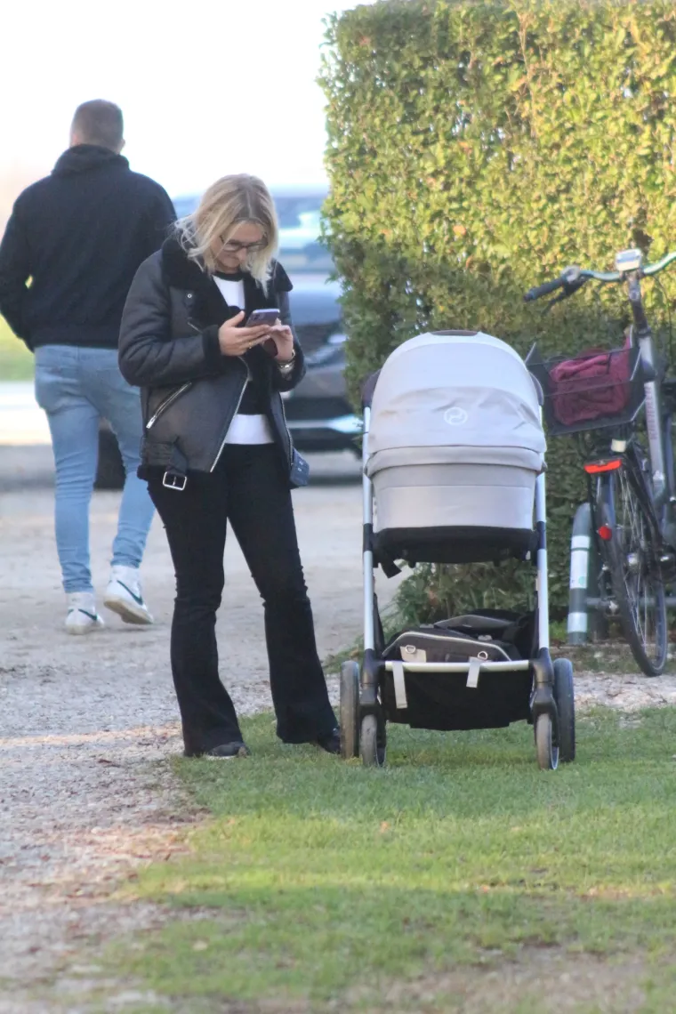 Zaljubljeni pogledi ovog romantičnog para svih su rastopili: Osmijesima nisu mogli sakriti sreću