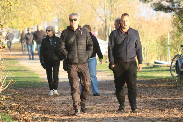 Zaljubljeni pogledi ovog romantičnog para svih su rastopili: Osmijesima nisu mogli sakriti sreću