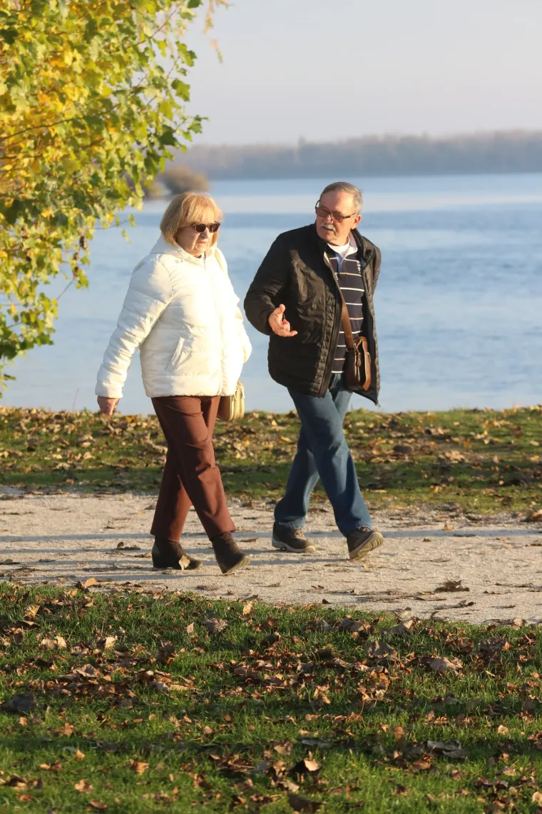 Zaljubljeni pogledi ovog romantičnog para svih su rastopili: Osmijesima nisu mogli sakriti sreću