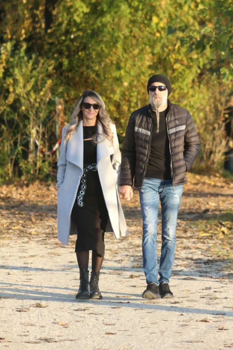 Zaljubljeni pogledi ovog romantičnog para svih su rastopili: Osmijesima nisu mogli sakriti sreću