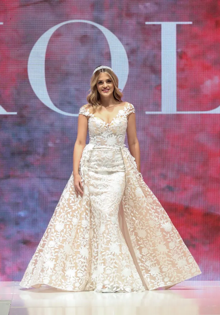 Zbog njezine ljepote se često uzima karta više: Pjevačica Colonije danas uživa u majčinstvu