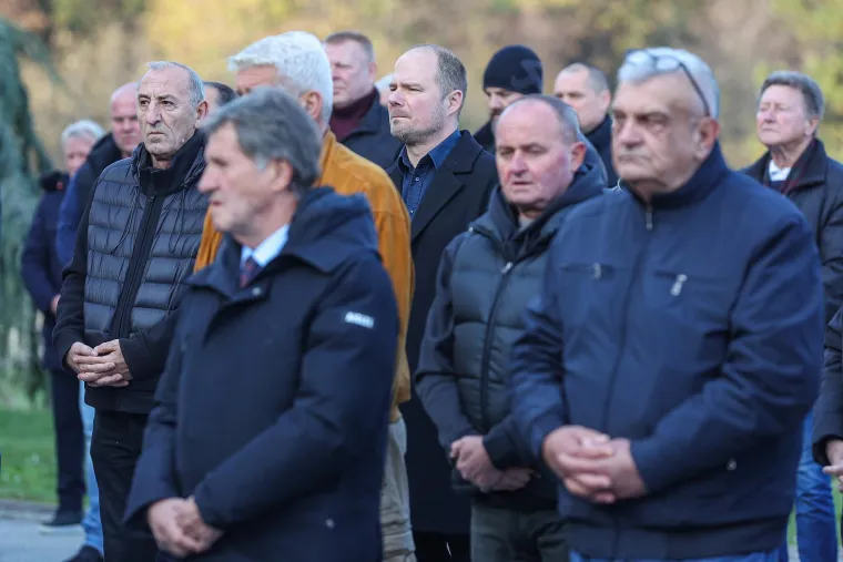 Posljednji ispraćaj džentlmena Rudija: Ogromna tuga legendi za jedinog Belina uz posebnu pjesmu