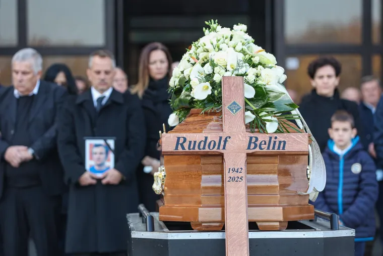 Posljednji ispraćaj džentlmena Rudija: Ogromna tuga legendi za jedinog Belina uz posebnu pjesmu