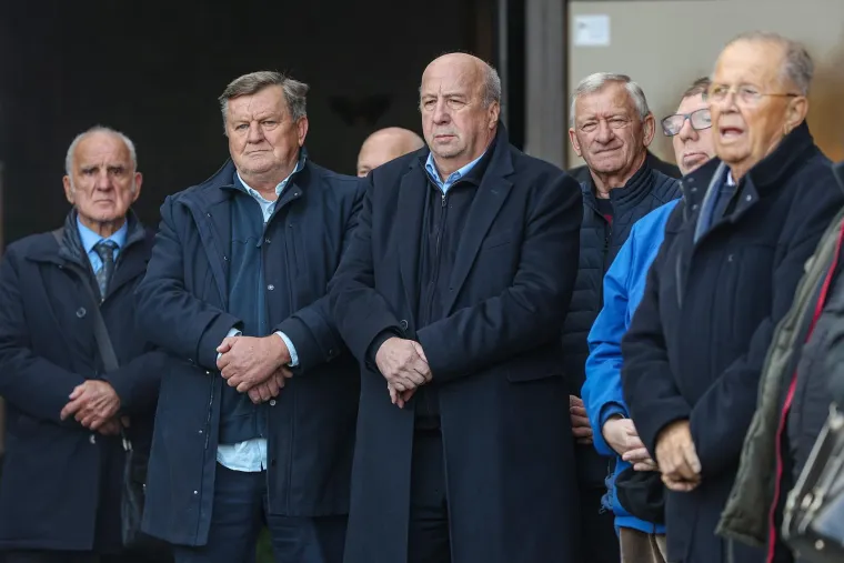 Posljednji ispraćaj džentlmena Rudija: Ogromna tuga legendi za jedinog Belina uz posebnu pjesmu