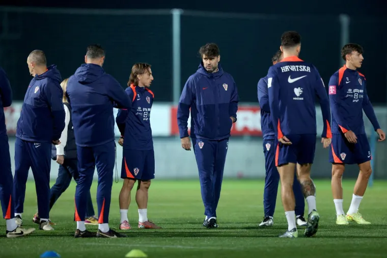 Evo kako je prošao prvi trening: Kapetan Modrić stao uz suigrača koji prolazi kroz najteži period