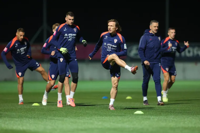 Evo kako je prošao prvi trening: Kapetan Modrić stao uz suigrača koji prolazi kroz najteži period