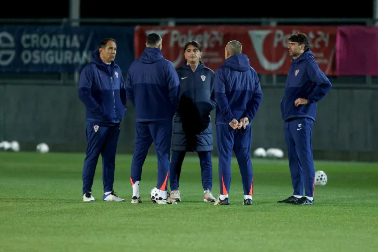 Evo kako je pro&scaron;ao prvi trening: Kapetan Modrić stao uz suigrača koji prolazi kroz najteži period