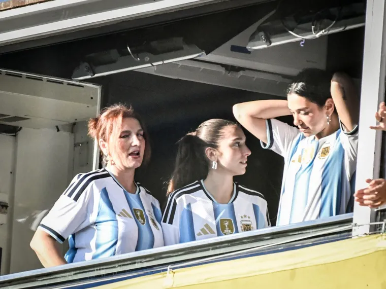 Dua Lipa na najluđem derbiju! Nije mogla vjerovati čemu svjedoči, a onda se pojavio on