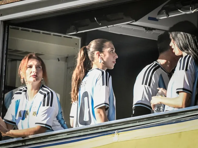 Dua Lipa na najluđem derbiju! Nije mogla vjerovati čemu svjedoči, a onda se pojavio on