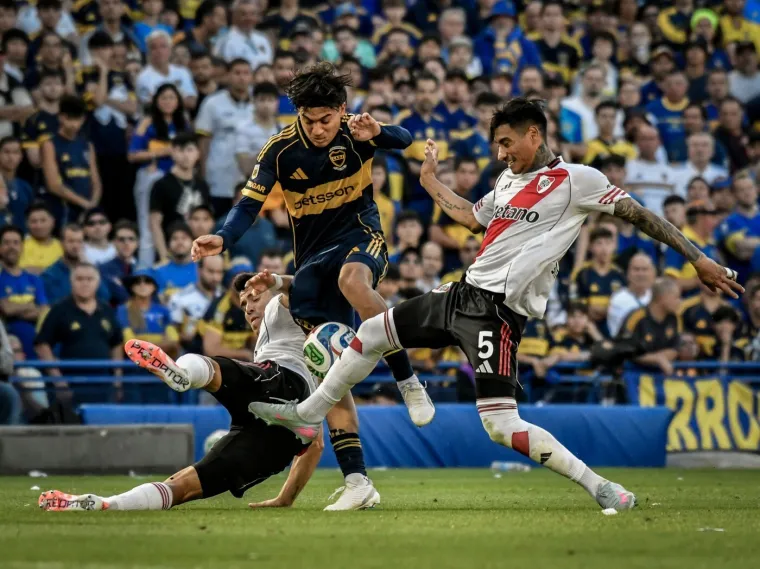 Dua Lipa na najluđem derbiju! Nije mogla vjerovati čemu svjedoči, a onda se pojavio on