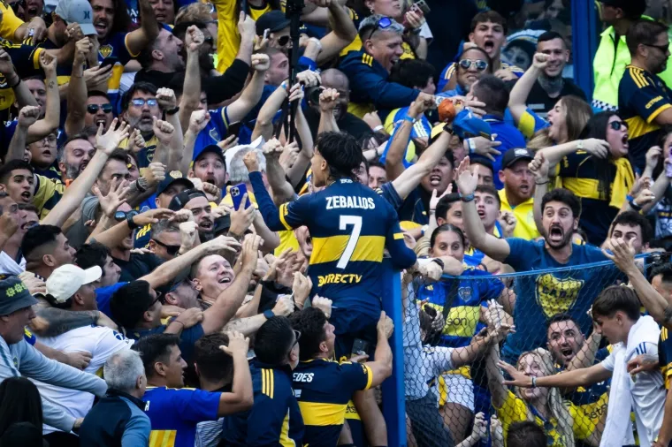 Dua Lipa na najluđem derbiju! Nije mogla vjerovati čemu svjedoči, a onda se pojavio on