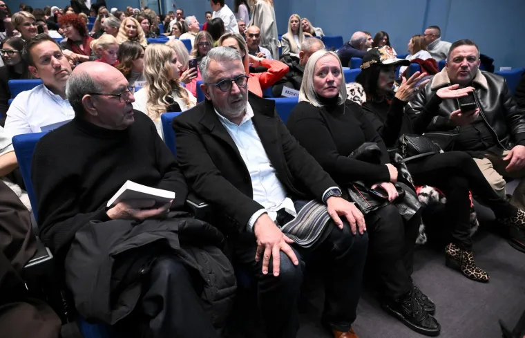 Simona Mijoković predstavila &scaron;okantnu biografiju, evo kako je izgledala promocija