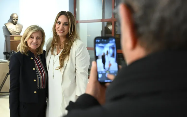 Simona Mijoković predstavila &scaron;okantnu biografiju, evo kako je izgledala promocija