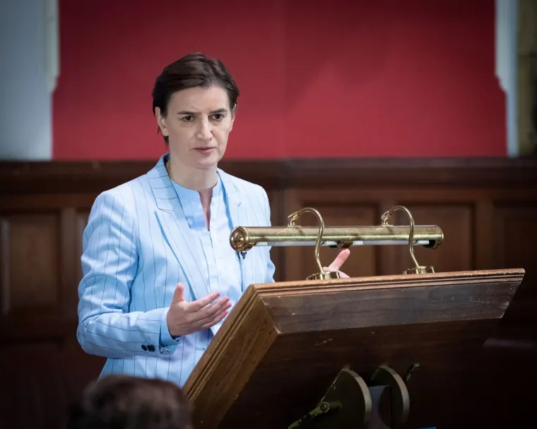 Ana Brnabić nekada je njegovala drugačiji izgled: Rijetki bi je prepoznali s dugom kosom