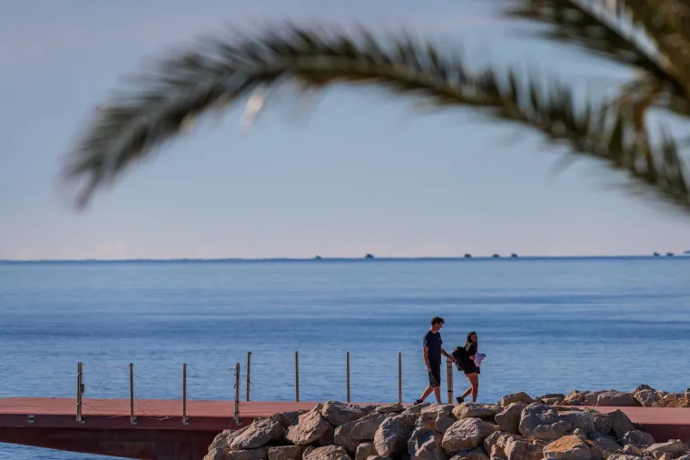 Zaljubljeni par gledao se kao da sutra ne postoji: Svi pogledi bili su uprti u njih