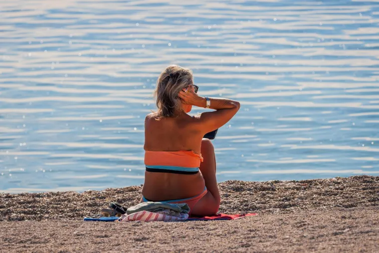 Zaljubljeni par gledao se kao da sutra ne postoji: Svi pogledi bili su uprti u njih