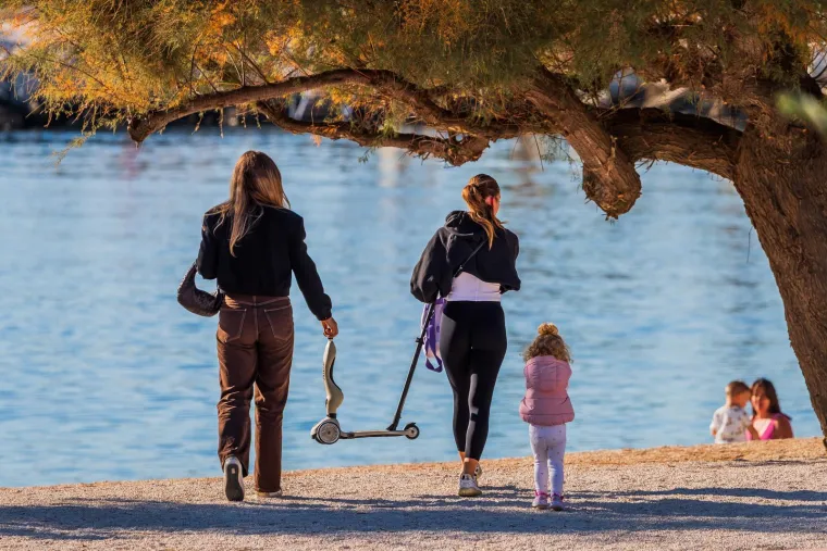 Zaljubljeni par gledao se kao da sutra ne postoji: Svi pogledi bili su uprti u njih
