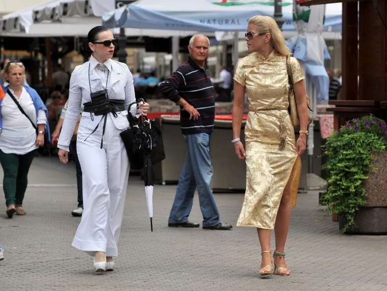 Uvijek posebna, nikad dosadna: Svi su se okretali za ovim modnim izdanjima Mirele Holy