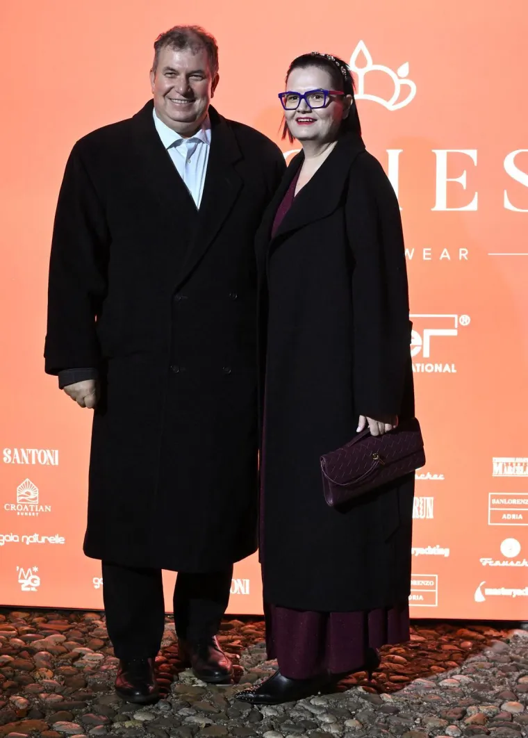 Poznata lica na reviji Snježane Schillinger: Među njima i Jakov Kitarović, evo kako je bilo