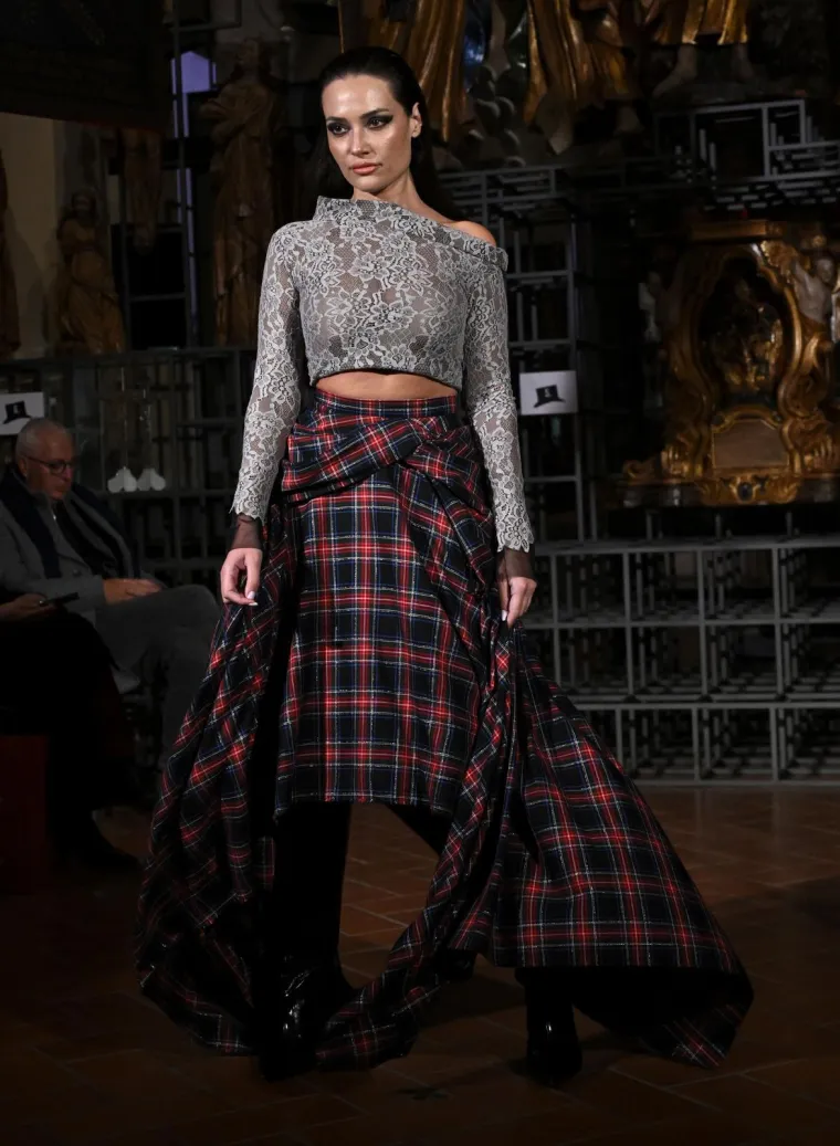 Poznata lica na reviji Snježane Schillinger: Među njima i Jakov Kitarović, evo kako je bilo