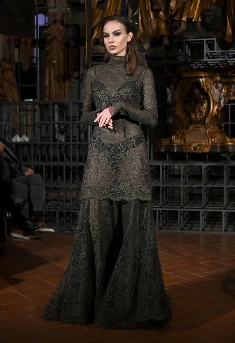 Poznata lica na reviji Snježane Schillinger: Među njima i Jakov Kitarović, evo kako je bilo