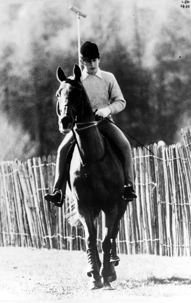 Kralj Charles III. danas slavi 77. rođendan: Pogledajte kako je izgledao kroz godine