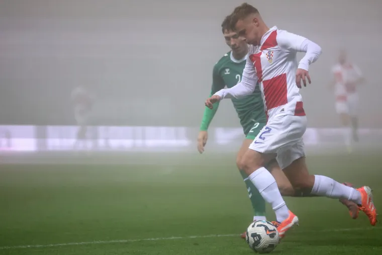 Jesu li ovo regularni uvjeti? Mladi Vatreni igrali pod nemogućim okolnostima