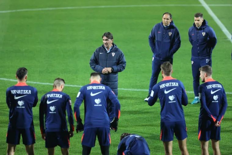 Hrvatska odradila posljednji trening: Dalić nasamo razgovarao s čovjekom od povjerenja