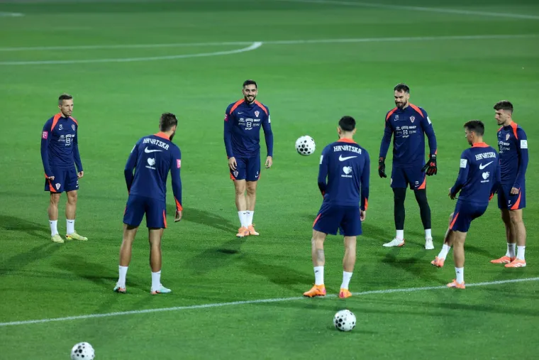 Hrvatska odradila posljednji trening: Dalić nasamo razgovarao s čovjekom od povjerenja