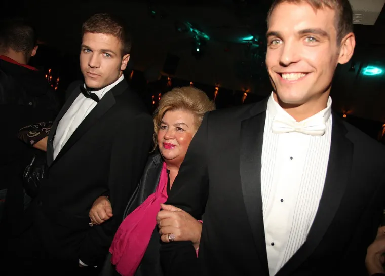 Nives Celzijus goli&scaron;avi mu&scaron;karci dočekali kao kraljicu: Najluđa promocija, bio i Dino Bubičić