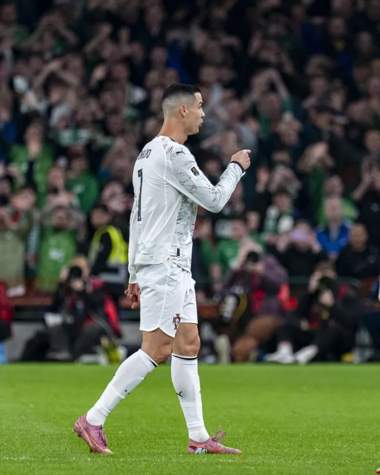 Ronaldo se opet ponio kao razmaženo deri&scaron;te: Evo &scaron;to je napravio irskim navijačima