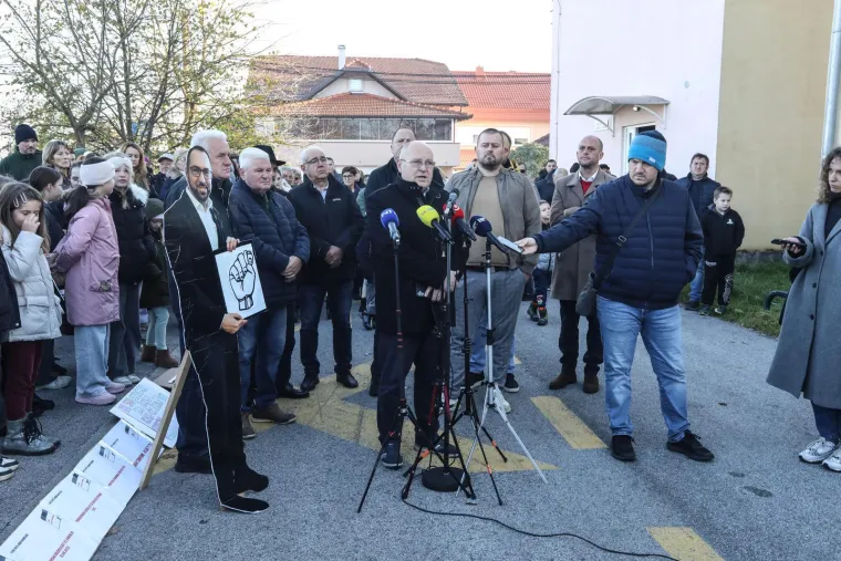 'Toma&scaron;ević' iznenadio okupljene u Donjem Dragono&scaron;cu: 'Ma, je li to stvarno on do&scaron;ao?'