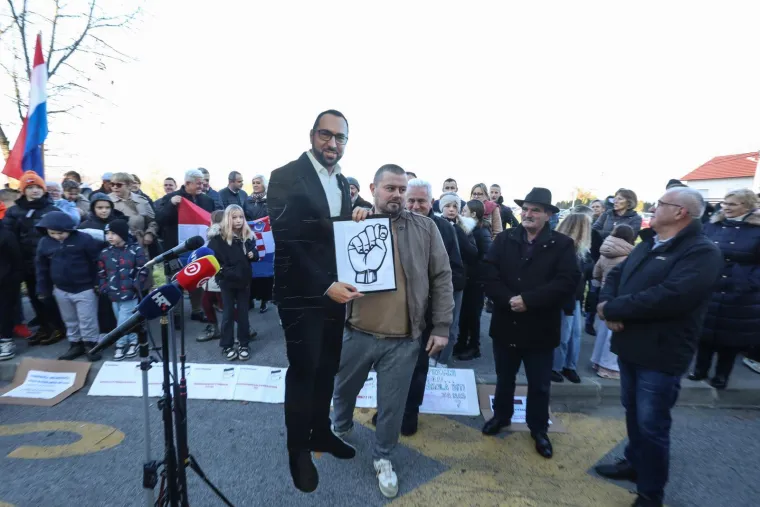 'Toma&scaron;ević' iznenadio okupljene u Donjem Dragono&scaron;cu: 'Ma, je li to stvarno on do&scaron;ao?'