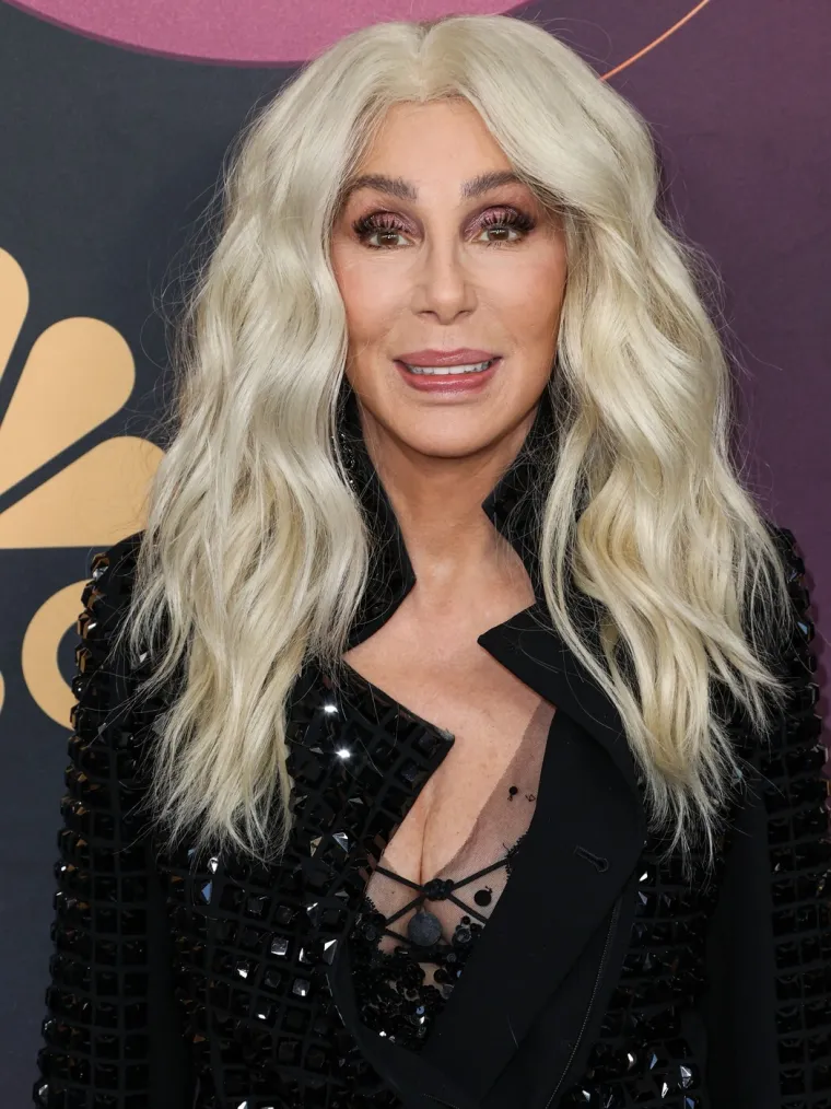 Koja joj boja najbolje stoji? Kako je Cher kroz godine mijenjala kosu