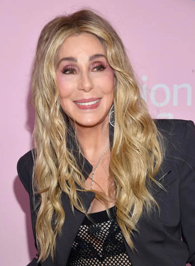 Koja joj boja najbolje stoji? Kako je Cher kroz godine mijenjala kosu