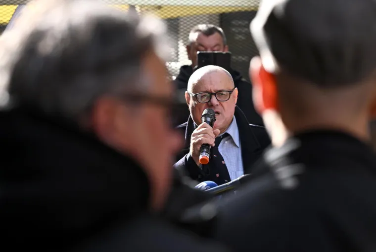 Pogledajte kako je bilo na prosvjedu desničara ispred Srpskog narodnog vijeća