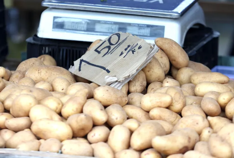 Je li ovo preskupo? Orasi 15 eura, jabuke tri, pogledajte cijene na hrvatskoj tržnici