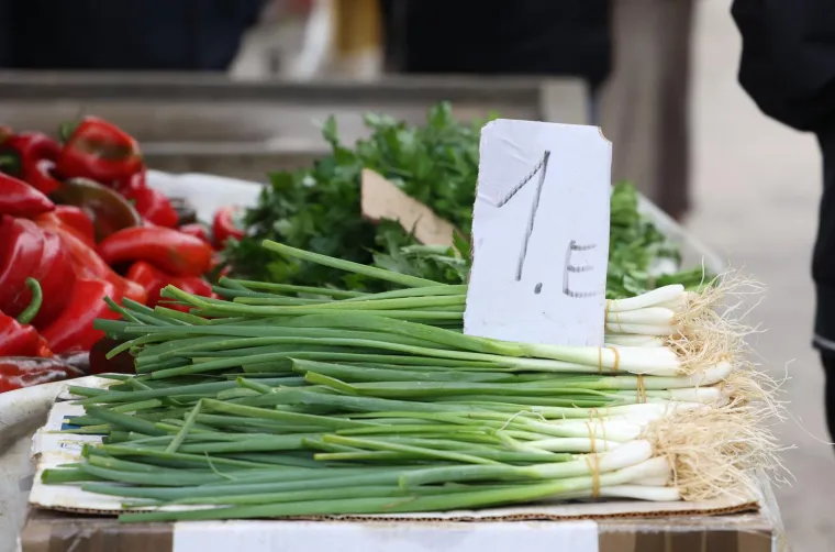 Je li ovo preskupo? Orasi 15 eura, jabuke tri, pogledajte cijene na hrvatskoj tržnici