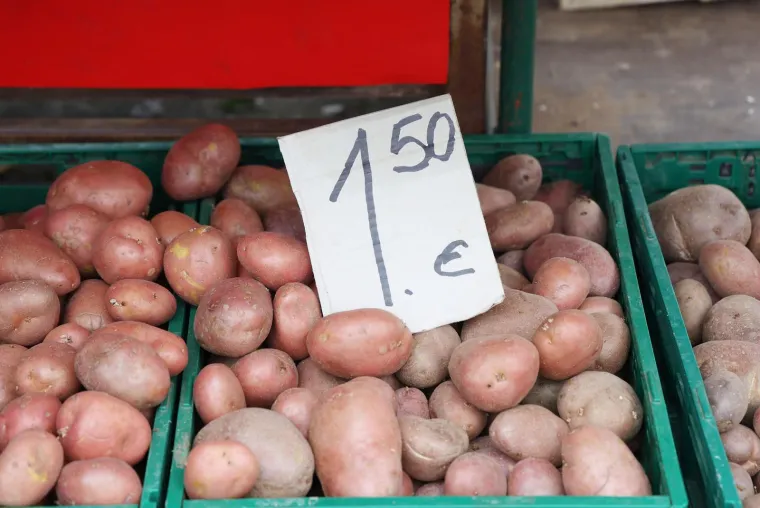 Je li ovo preskupo? Orasi 15 eura, jabuke tri, pogledajte cijene na hrvatskoj tržnici