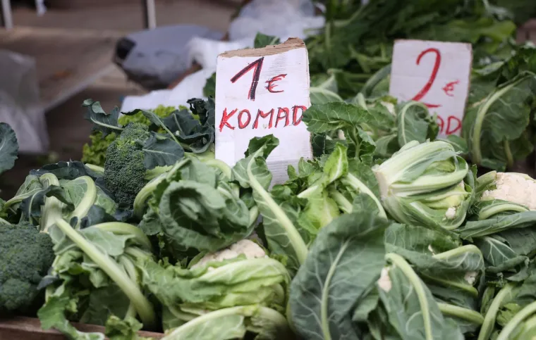 Je li ovo preskupo? Orasi 15 eura, jabuke tri, pogledajte cijene na hrvatskoj tržnici