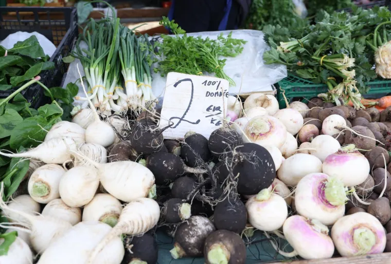 Je li ovo preskupo? Orasi 15 eura, jabuke tri, pogledajte cijene na hrvatskoj tržnici
