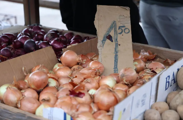 Je li ovo preskupo? Orasi 15 eura, jabuke tri, pogledajte cijene na hrvatskoj tržnici