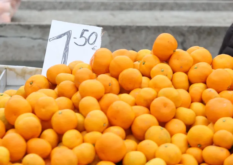 Je li ovo preskupo? Orasi 15 eura, jabuke tri, pogledajte cijene na hrvatskoj tržnici