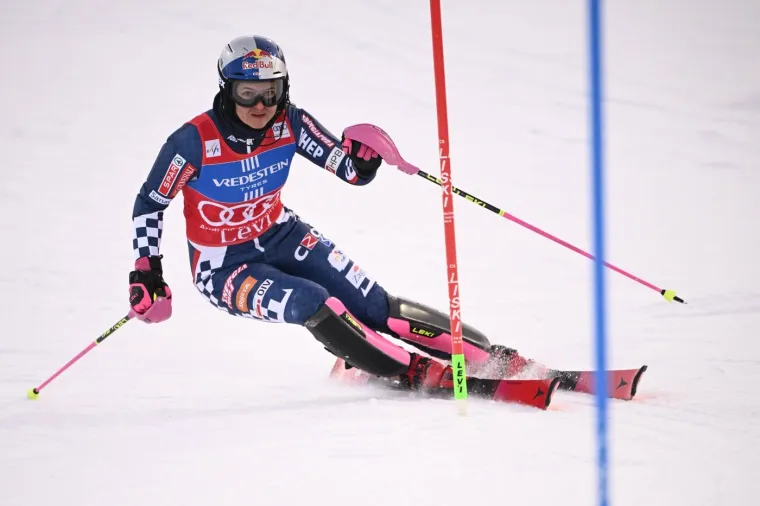 Spektakl u susjedstvu Djeda Božićnjaka: Zrinka kiksala, a onda se dogodilo ne&scaron;to čemu se nitko nije nadao