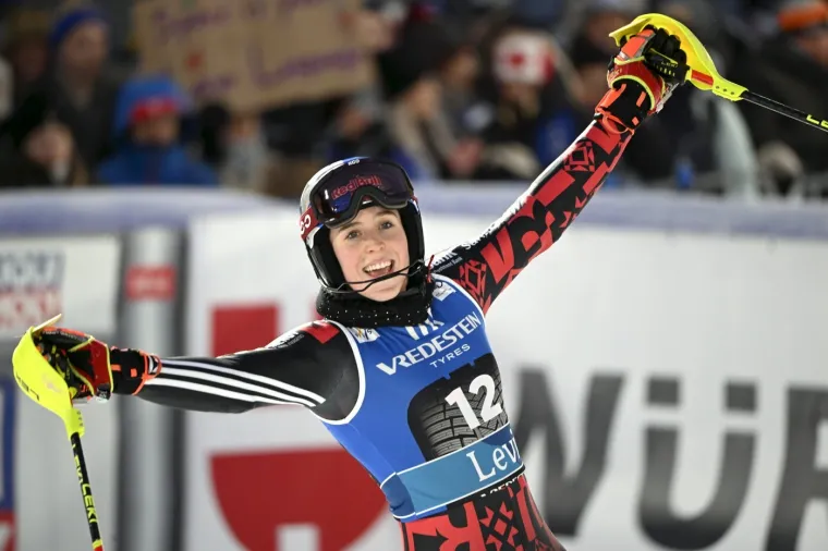 Spektakl u susjedstvu Djeda Božićnjaka: Zrinka kiksala, a onda se dogodilo ne&scaron;to čemu se nitko nije nadao