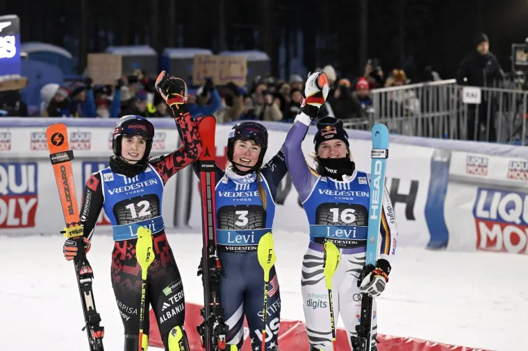 Spektakl u susjedstvu Djeda Božićnjaka: Zrinka kiksala, a onda se dogodilo ne&scaron;to čemu se nitko nije nadao