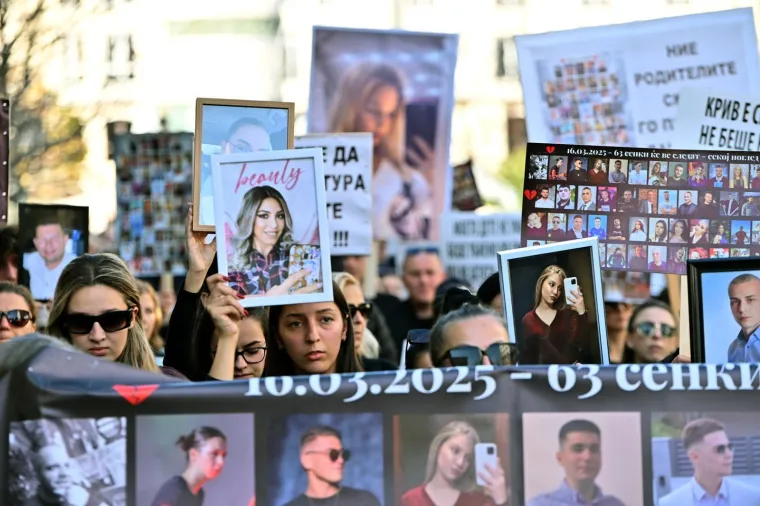 Suze, bol i tuga na ulicama Skoplja: Tisuće traže pravdu za 59 poginulih u požaru u noćnom klubu